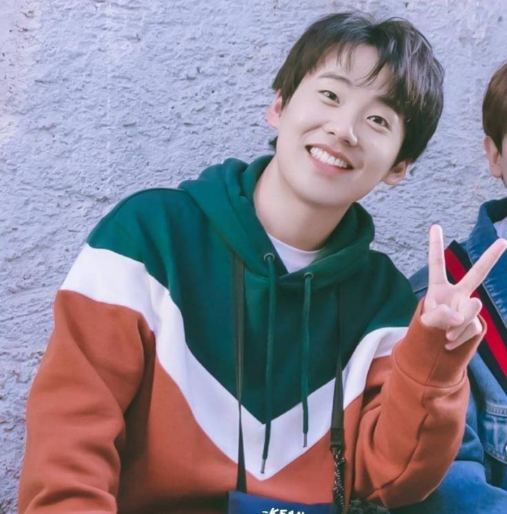 粉丝们开心到极点_蔡徐坤_节目_黄旭熙