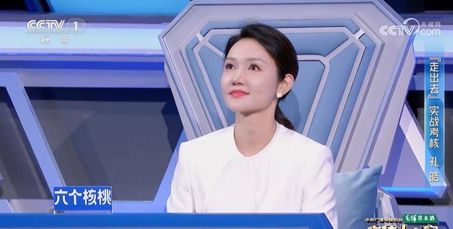 龙洋:身份再升级,喜提《2023主持人大赛》专业评审团最年轻评委_贺熠