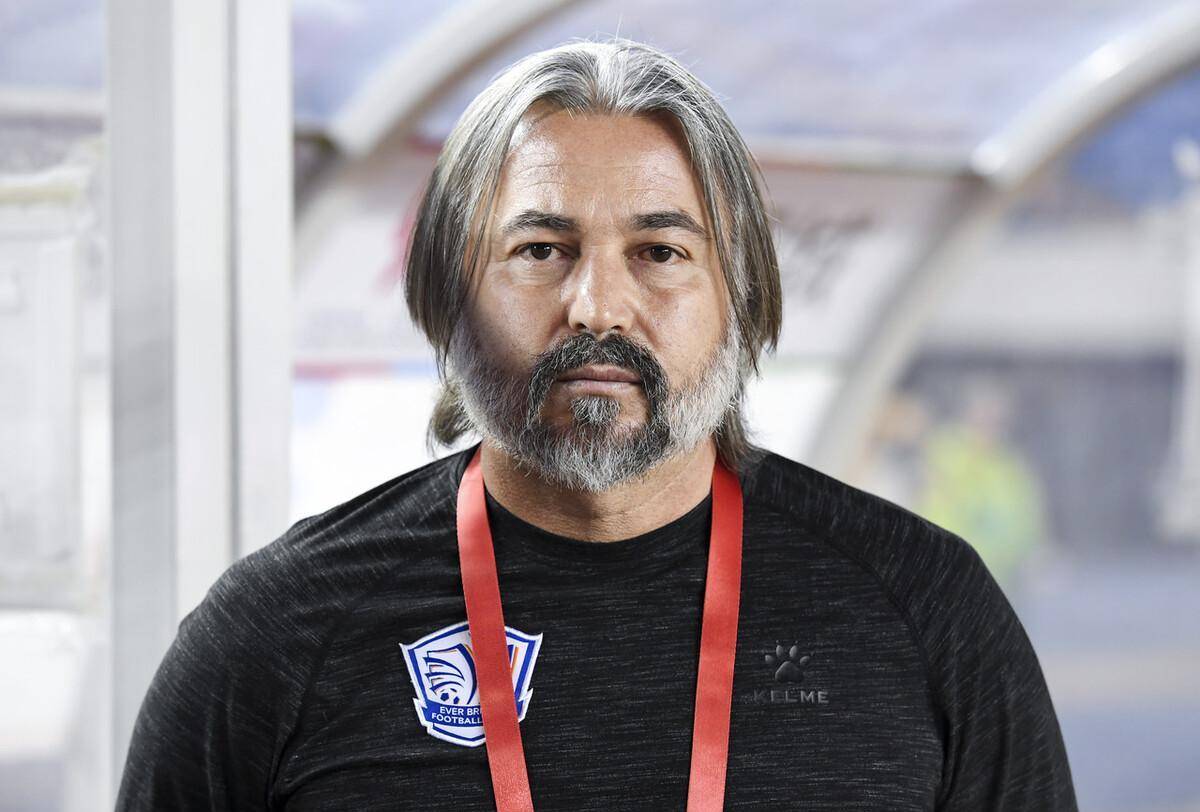 下赛季新帅人选已提前浮出水面_安东尼奥_青岛海牛队_亚森来