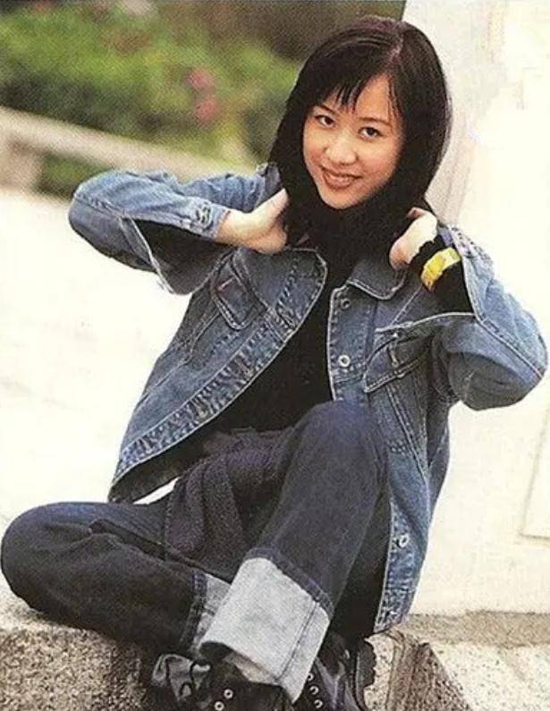 5岁弹钢琴8岁写曲子,邝文珣被称作"小刘嘉玲",为何红不起来?