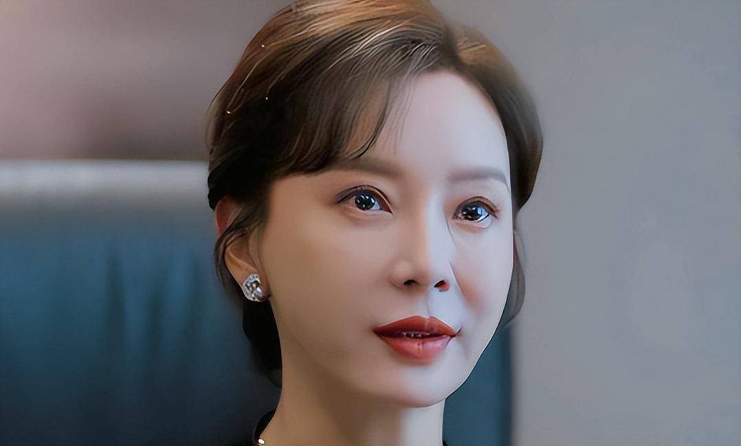 假哭的热巴,僵硬的金晨,来看看不整不尬的蒋欣,哭戏堪称教科书_毛晓彤