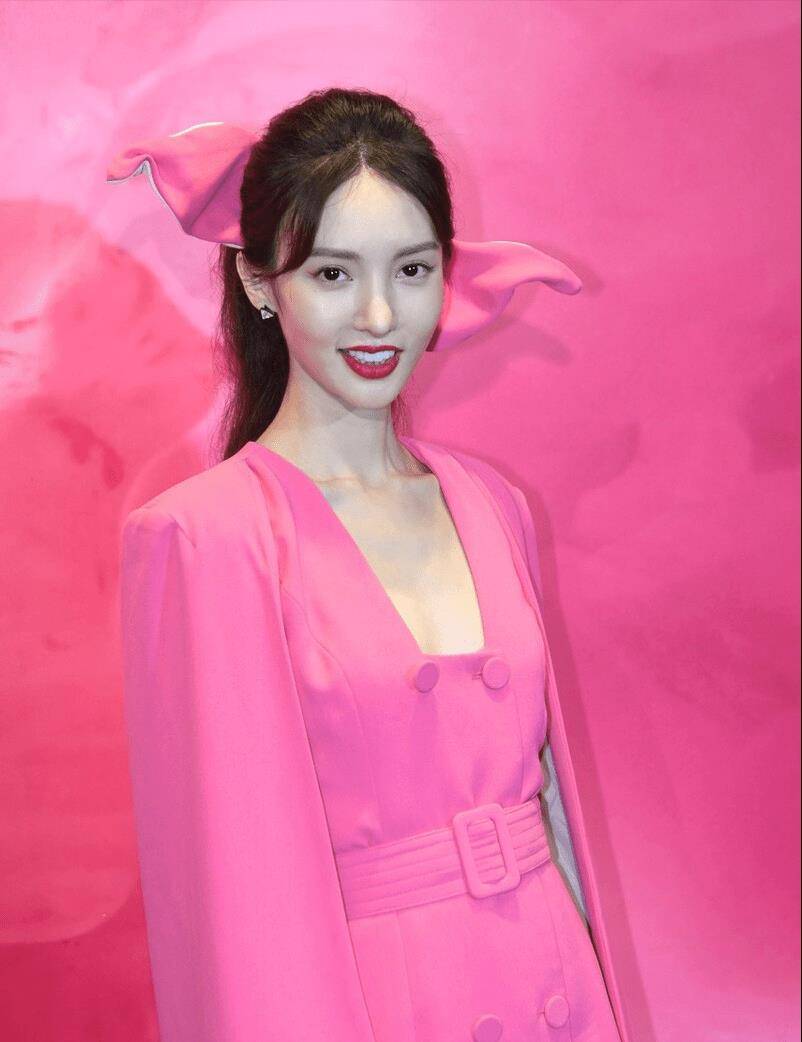 假哭的热巴,僵硬的金晨,来看看不整不尬的蒋欣,哭戏堪称教科书_毛晓彤