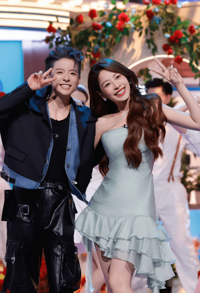 《浪姐》们登场,而且还是几代浪姐们同台,其中就有金晨,李斯丹妮,ella