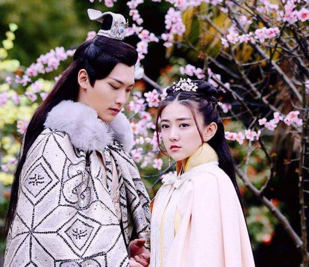 《国民老公2》熊梓淇婚后化身宠妻狂魔,盘点那些年宠妻人设_陆瑾_王爷