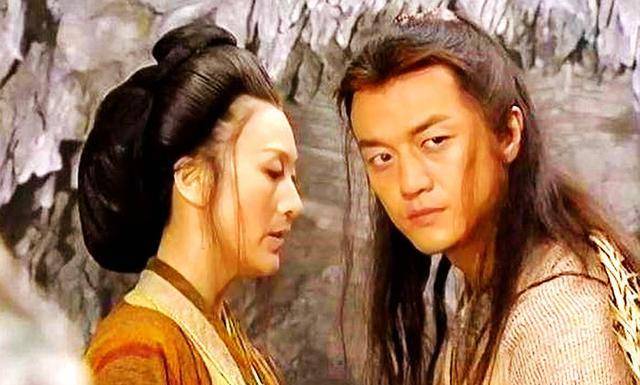 岳不群再讨厌令狐冲,当年令狐冲与岳灵珊亲近的时候,他也没有干预