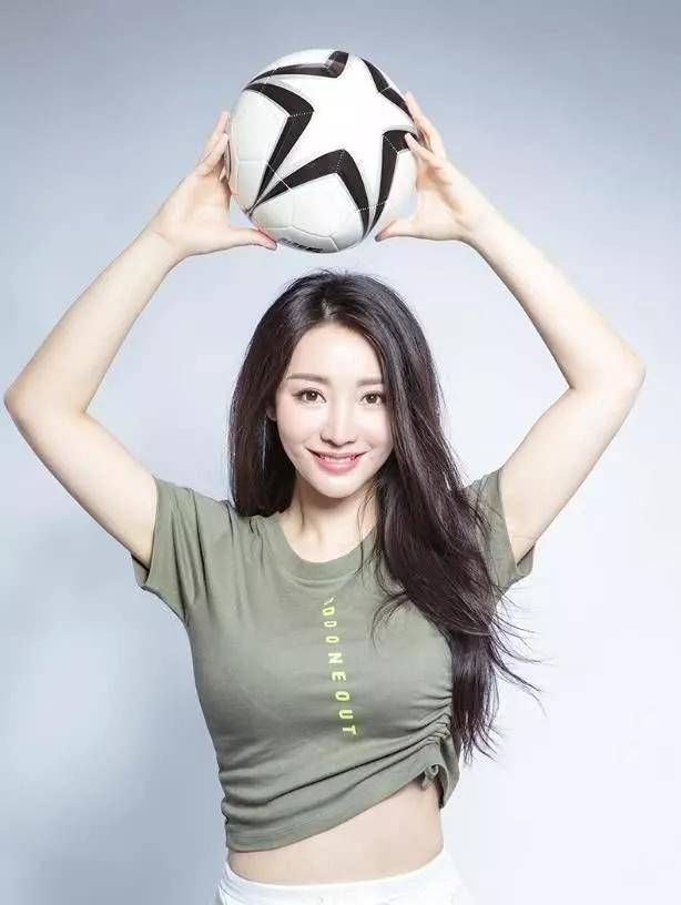 柳岩:我五年没谈恋爱了,叫大家帮我介绍,也没找到一个合适我的_伴侣