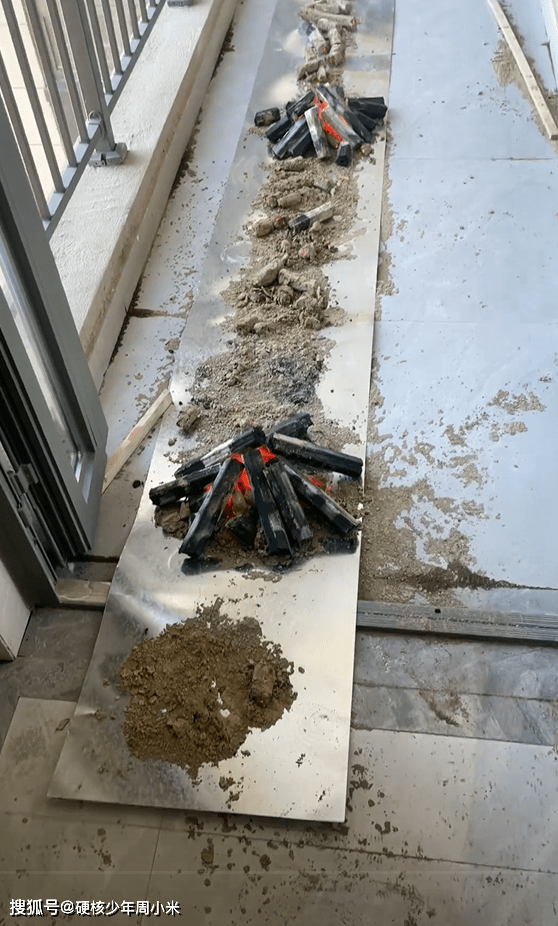 郑州一女子连廊水管被冻住,7天没得洗澡了_房子_因为_网友