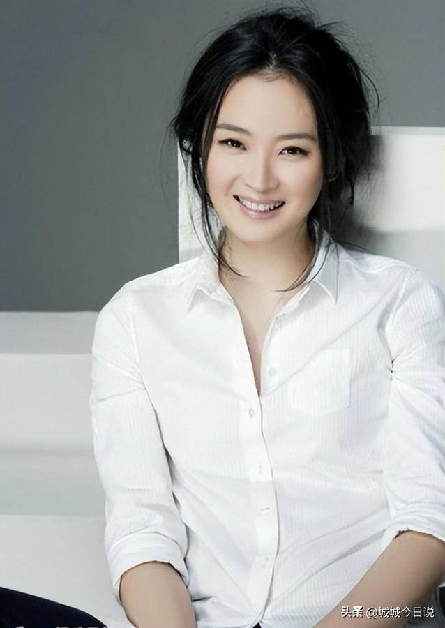 作为一位身材高挑,颜值出众的模特,她选择嫁给了身高不过1.