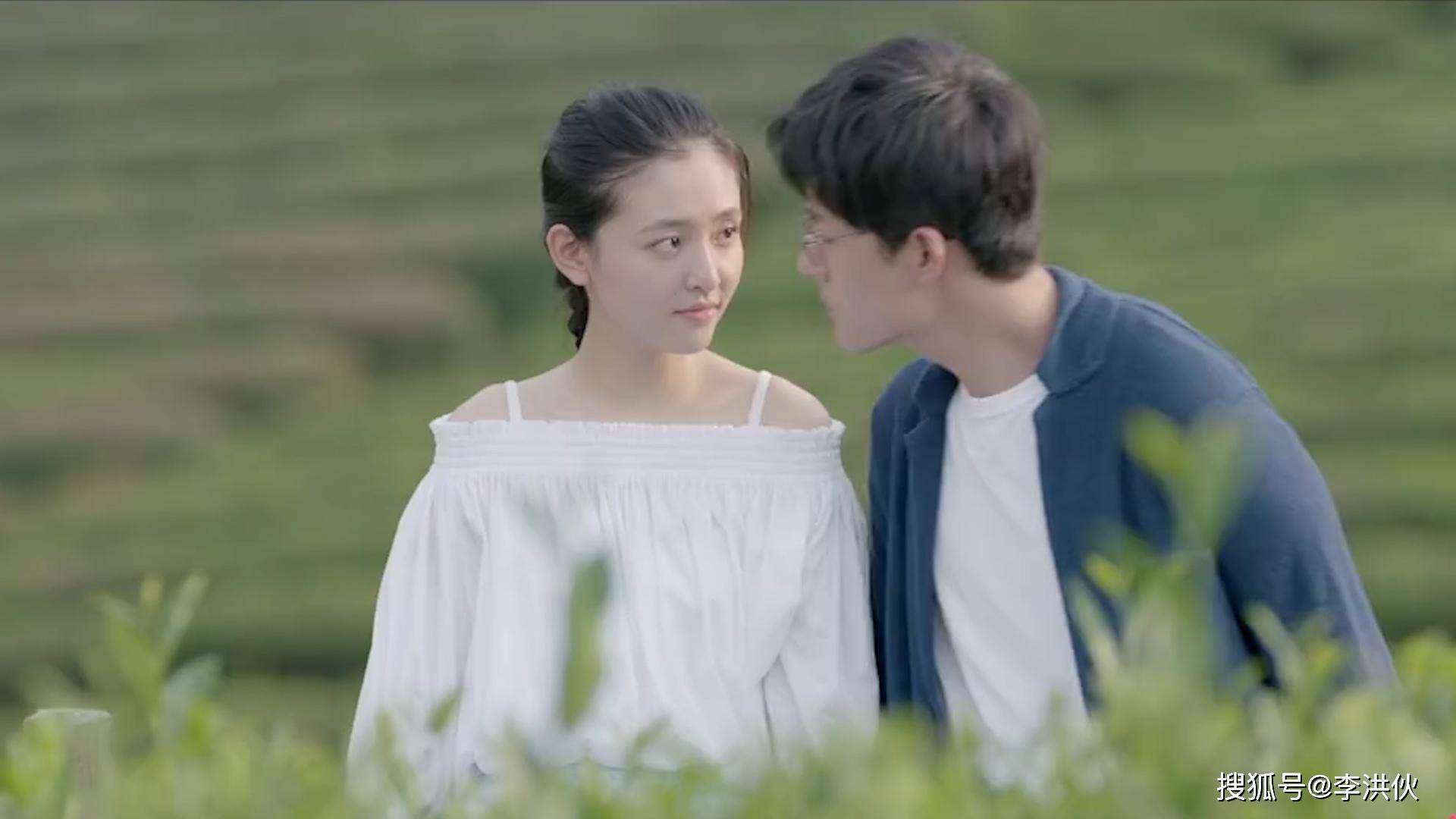 吴倩和张雨剑带娃同游迪士尼,有说有笑很开心,网友劝女方千万别复婚