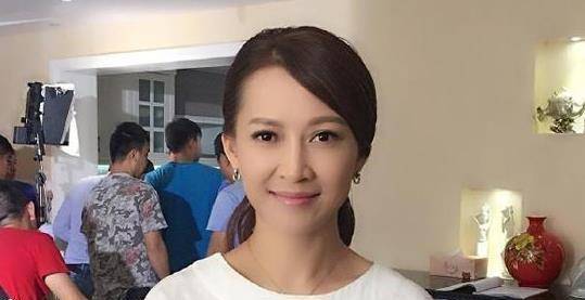 《甘十九妹》中的她在最红时候选择出国发展,如今渐渐被遗忘_杨露