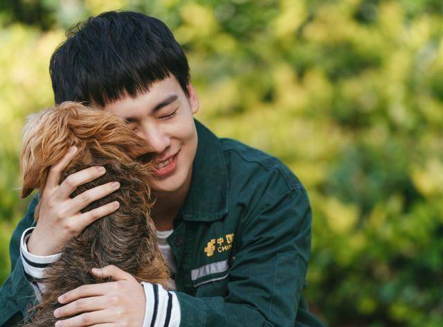 宠爱》票房破2亿,仅用了2天时间,宠物才是这部影片的亮点_钟汉良_电影