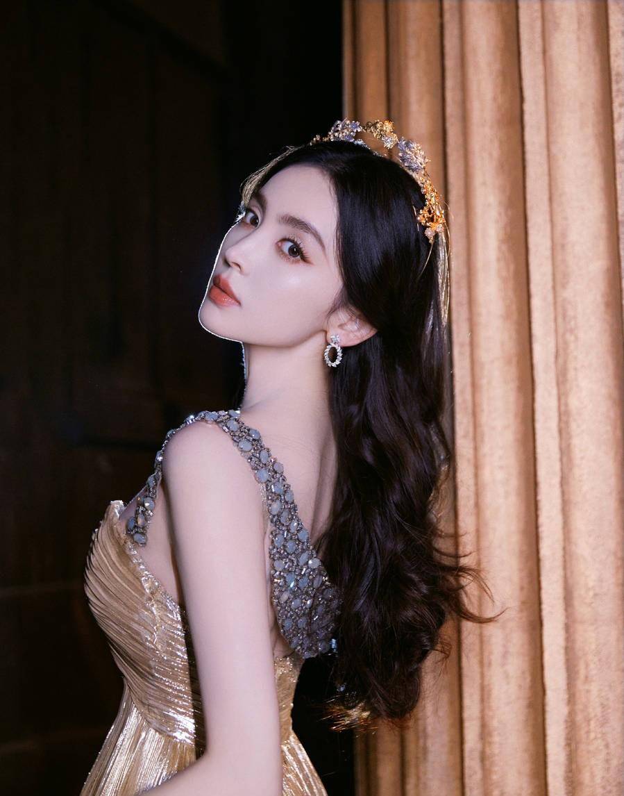 娜扎维纳斯女神造型 事业线诱惑 美貌惊为天人_古力娜扎_裙子_美感