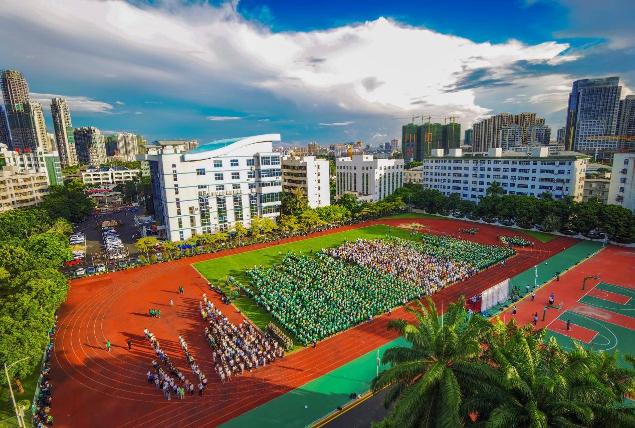 "风华十载 驶向深蓝" 海南华海中学校史展览馆开馆