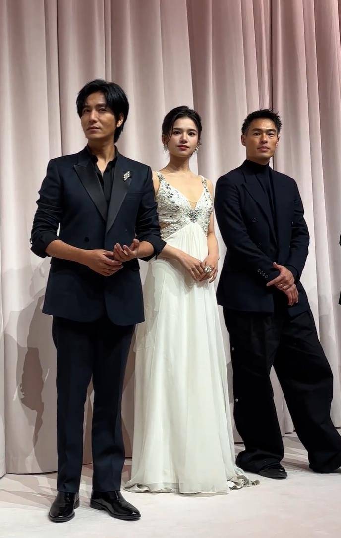 上海这一夜,倪妮张婧仪好美,赵今麦造型老气,阚清子裙子显廉价_活动