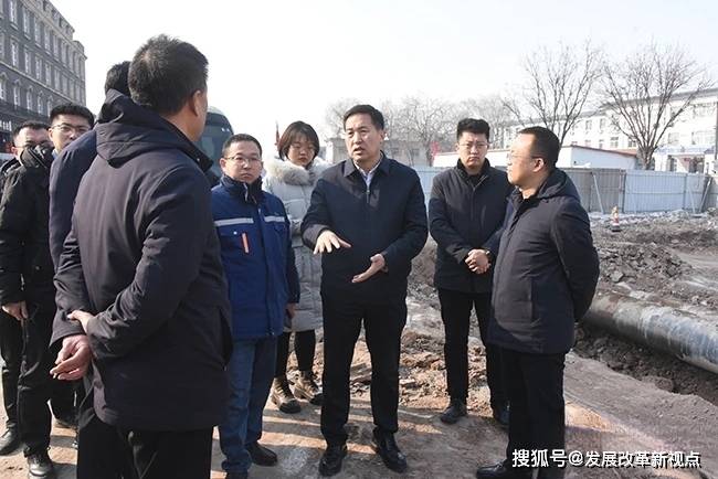 12月27日,平遥县委书记魏江峰深入平遥古城生态旅游文化产业园旅游