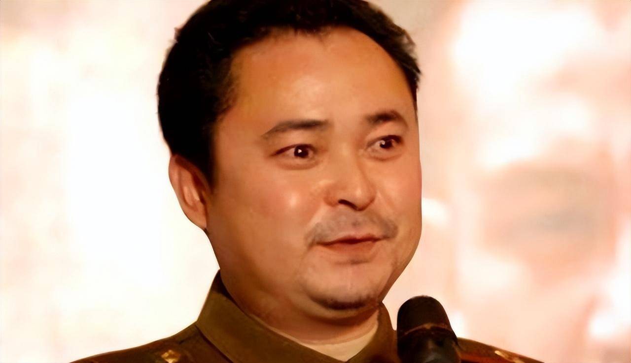 "潘冬子"祝新运:12岁就家喻户晓,娶二婚化妆师,如今生活幸福_张玲亚