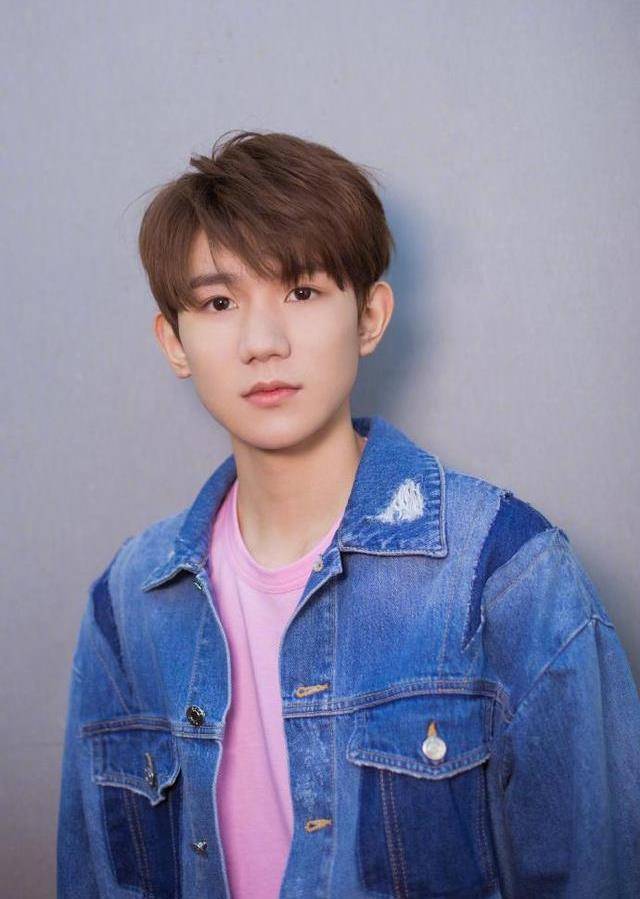 甚至为了能够去到伯克利音乐学院,王源放弃了国内多家名牌大学的邀请