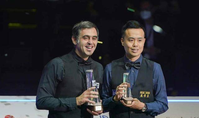 傅家俊迎战世界第一奥沙利文,斯佳辉与丁俊晖在澳门大师赛止步_比赛