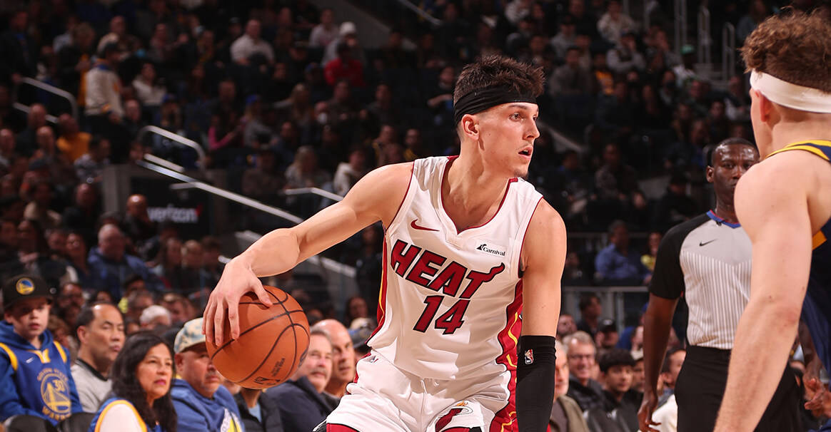 希罗26 7 库里13 6 热火战胜勇士豪取四连胜_篮板_助攻_进行