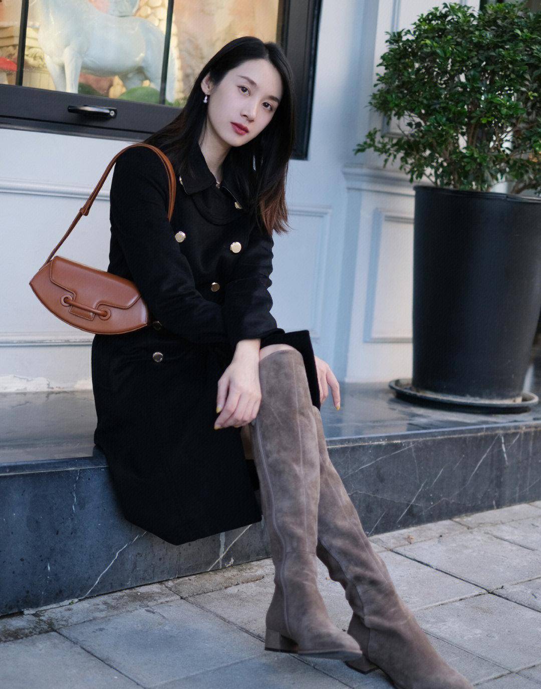 今年冬季流行"大衣 长靴",保暖时髦又有气场,上身后人见人夸