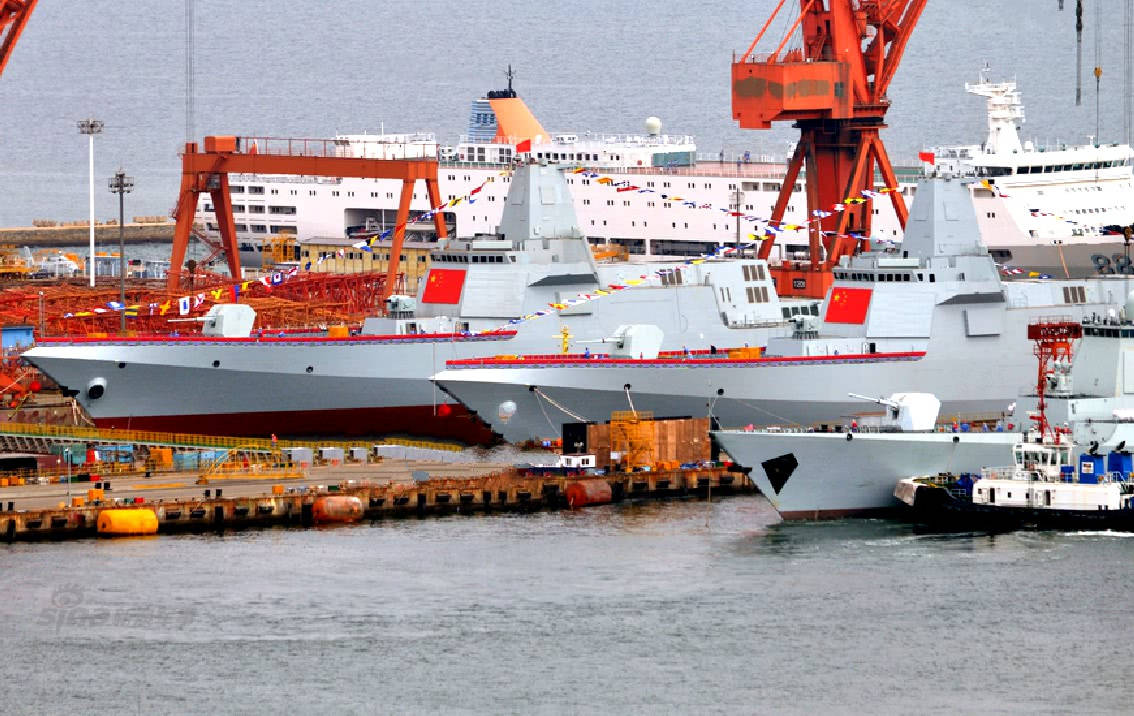 中国055万吨大驱火力全开,8艘能不能击沉航母战斗群!