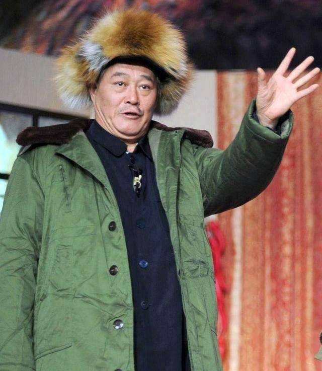 据说,《乡村爱情》第二季播出时,赵本山安排了一场讨论,对于这样一部