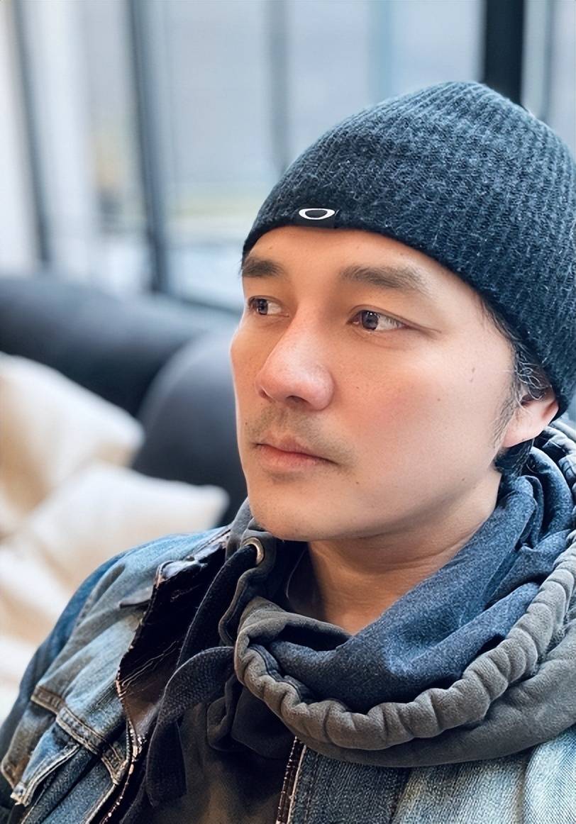 顾斌:不忘老领导,元旦来临之际远隔重洋第一时间给哈文"拜年"