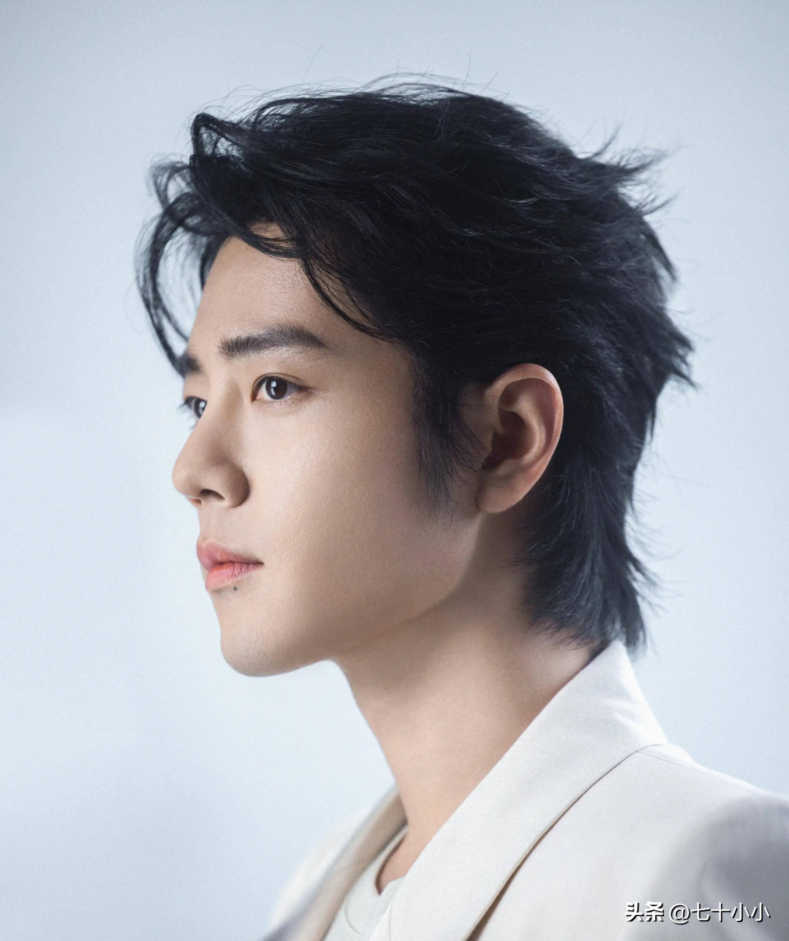 肖战杂志开年封,网友恭喜杂志请到肖战,29日,我们一起拼手速