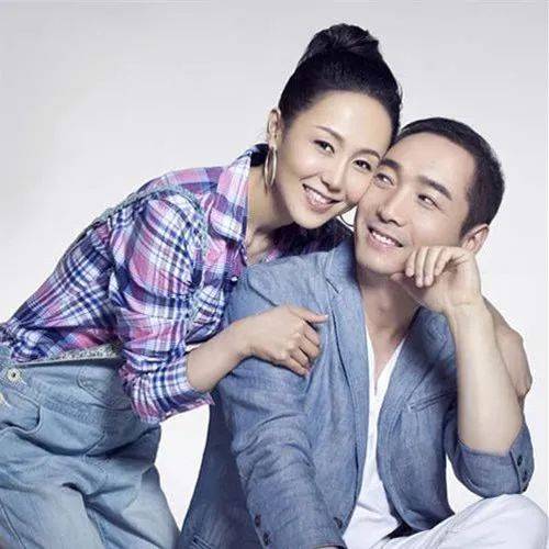 在《理发师》这部电影里,曾黎与陈坤上演了一段虐心的爱情故事.