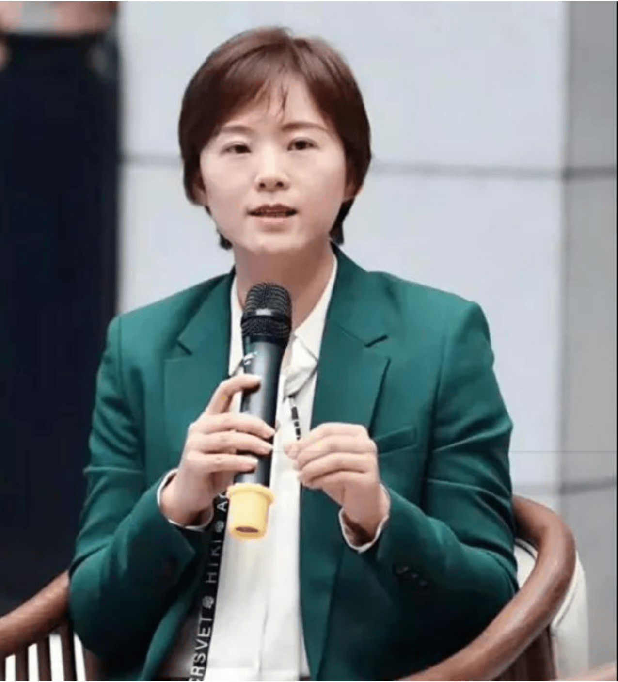 慈溪走出4位百亿富豪,兄弟俩做插座赚900亿,首富2年降800亿_罗立国