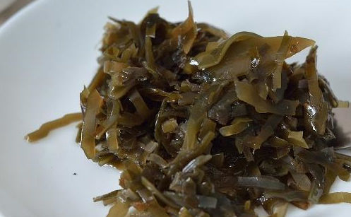 海米50克,盐味精,酱油,香油,白醋姜末适量,做法:将海带洗净,上锅蒸熟