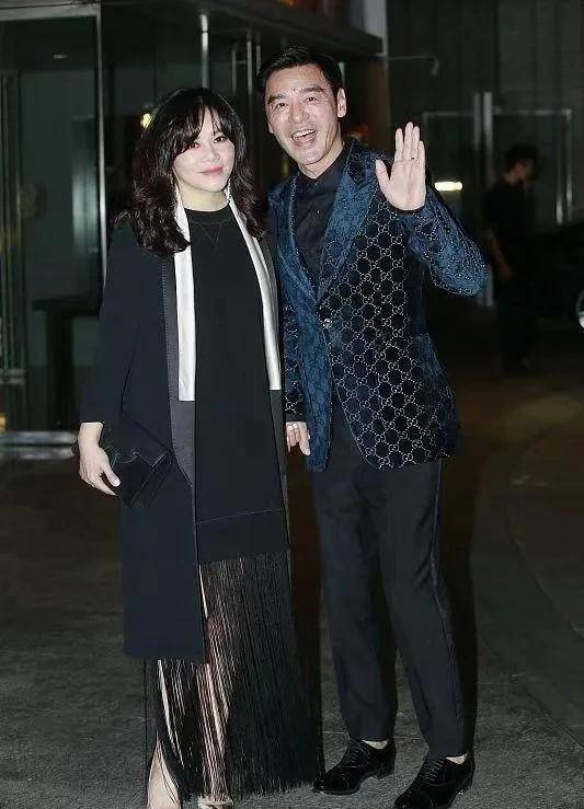 穿上流苏裙,明艳高贵,你的美貌不亚于章小蕙_气质_魅力_优点