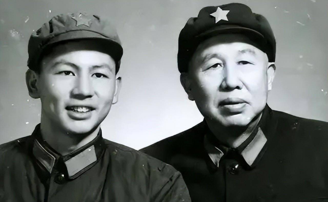 刘震:原空军副司令员,1955年授上将衔,长子是中将,三子是少将_空军