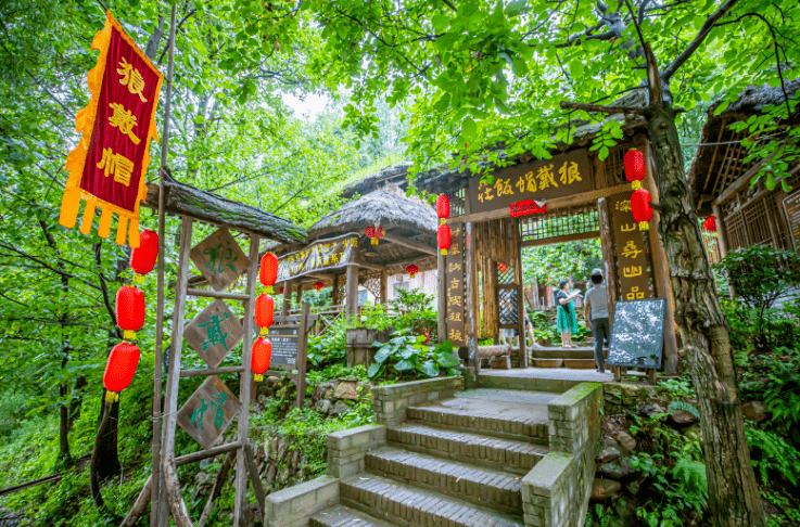 狼戴南区必打卡菩提树飞虹瀑布泄愤崖瀑布双叠瀑布金鸡谷瀑布登幽步道