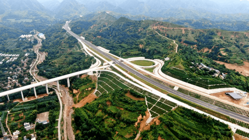 高速黃河特大橋(濮陽段二期)陽新高速黃河特大橋起自濮陽市濮陽縣