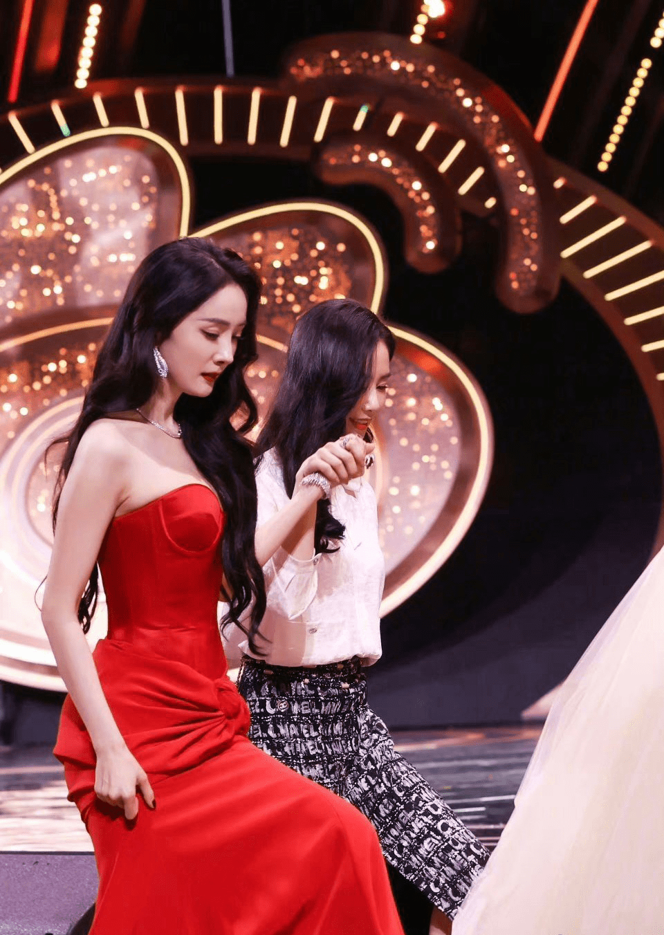 王源发展?关晓彤热度?刘昊然蹭热度?_八哥_想法_方面