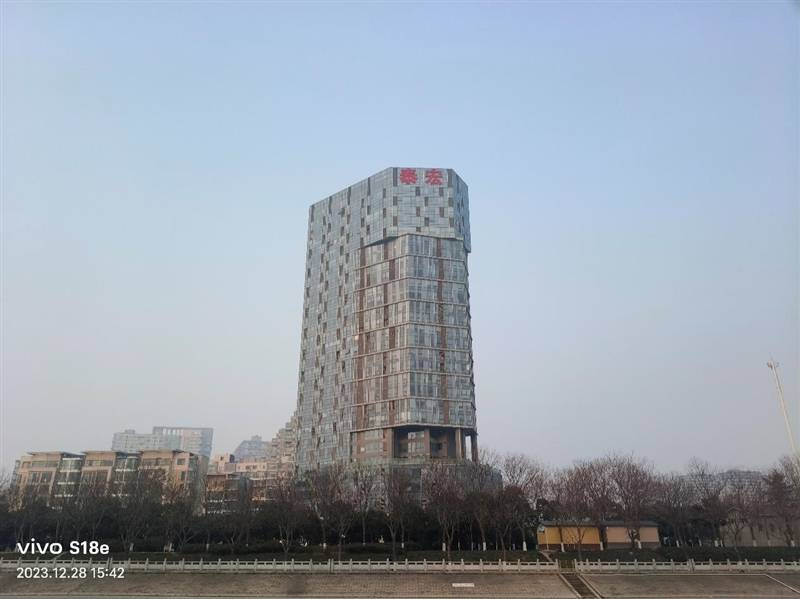 柔光+环闪 远近都能拍！vivo S18e评测：2千档最懂人像的手机(图13)