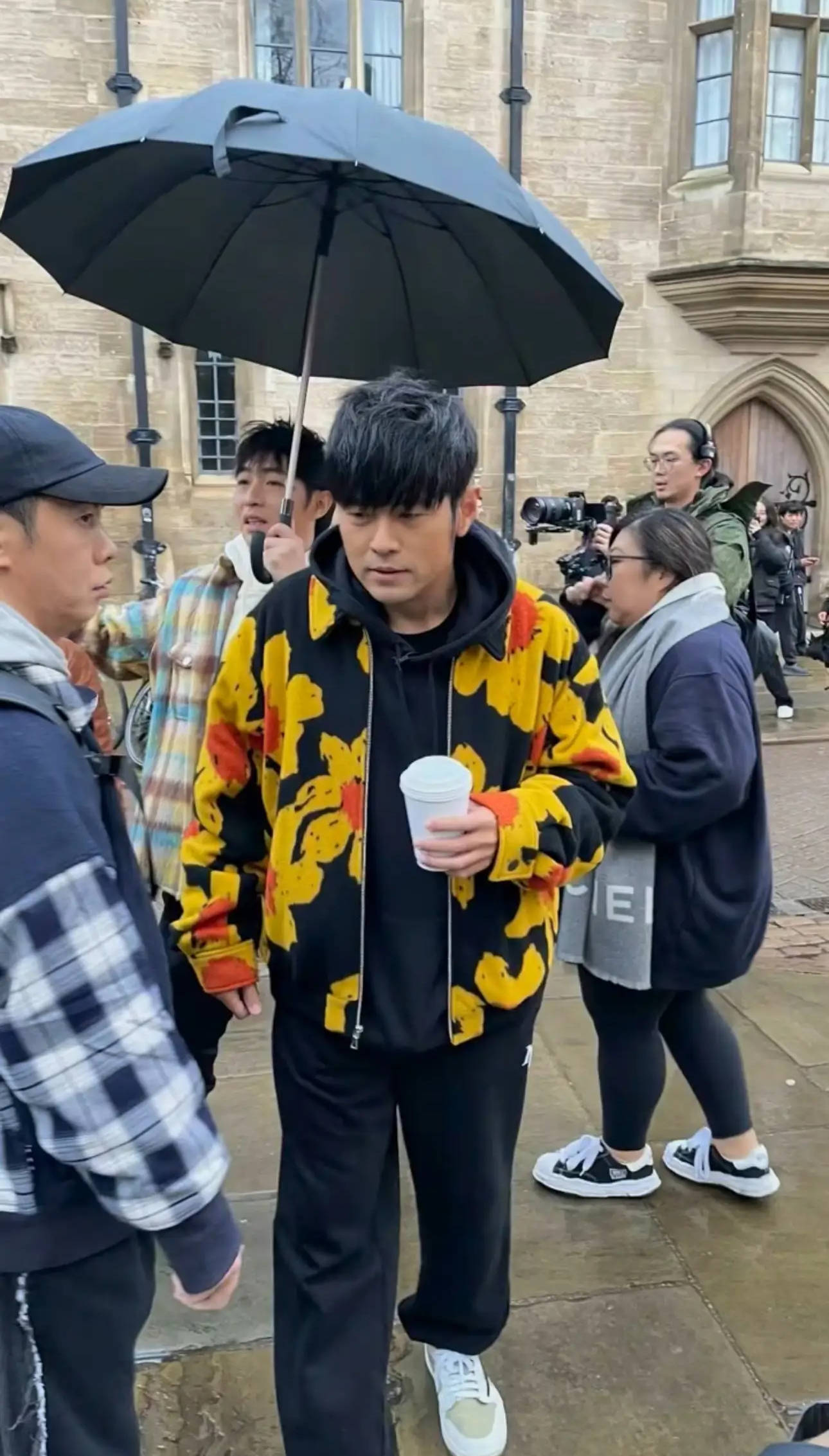 44岁周杰伦近照生图曝光,脸上岁月痕迹明显疲态毕现,男神也老了_生活