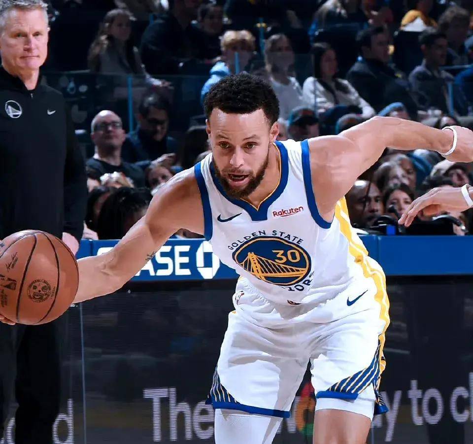 库里36 6 4,勇士7双双,主场121-115险胜魔术队拿到新年首胜_比赛_助攻