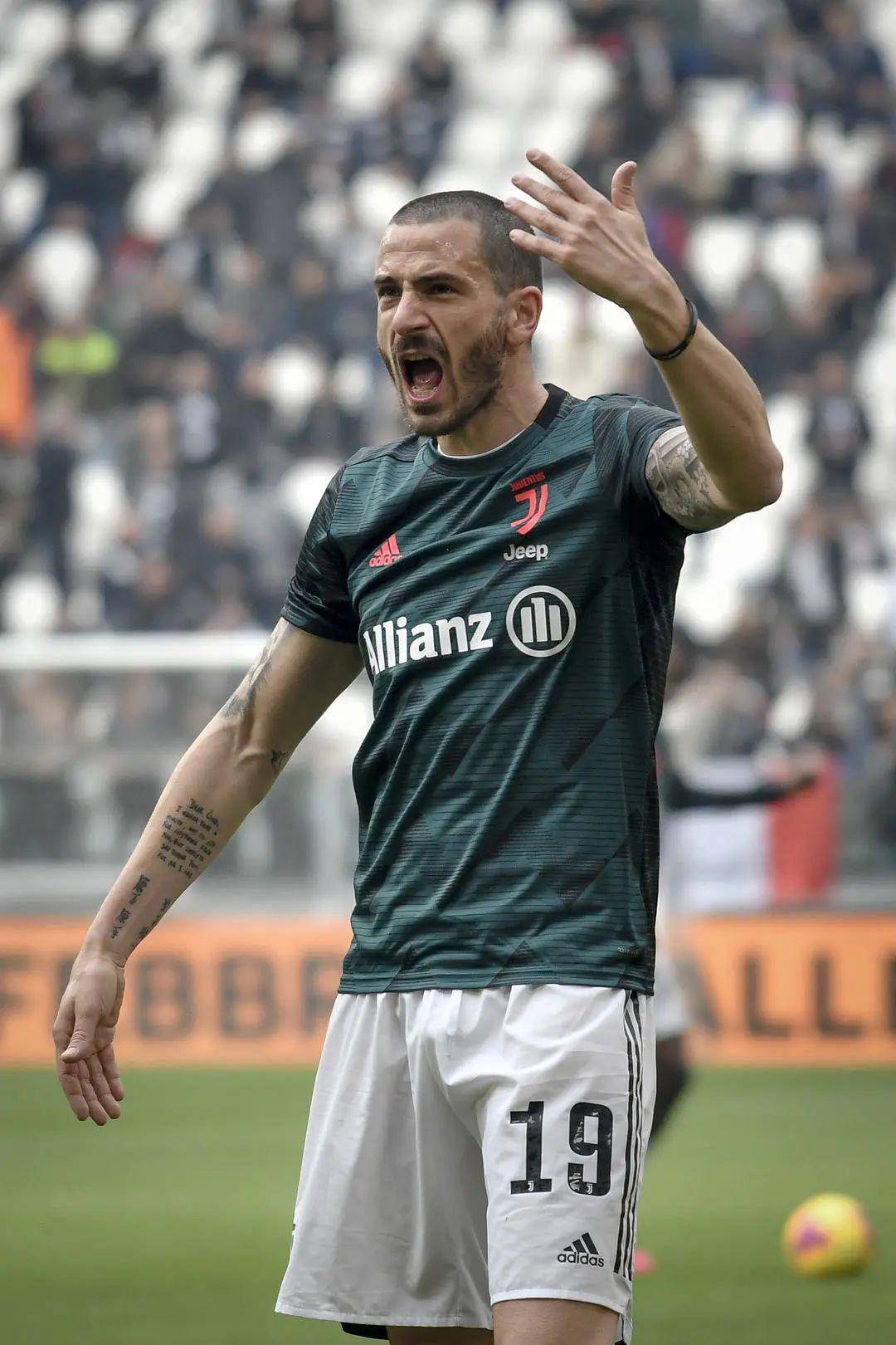 尤文"硬汉"博努奇曾勇斗劫匪(图据:ic photo)英格兰球员克里斯