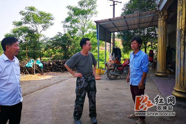 杨晓波 曾宪杰)5月12日,永州市委常委,永州军分区政委冯紫英采取"四不