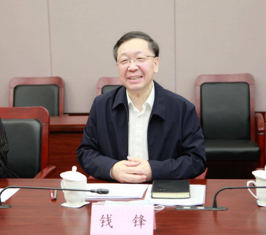 社市委常委王训国,社区委副主委吴赛阳,社区委副主委王勤和部分社区委