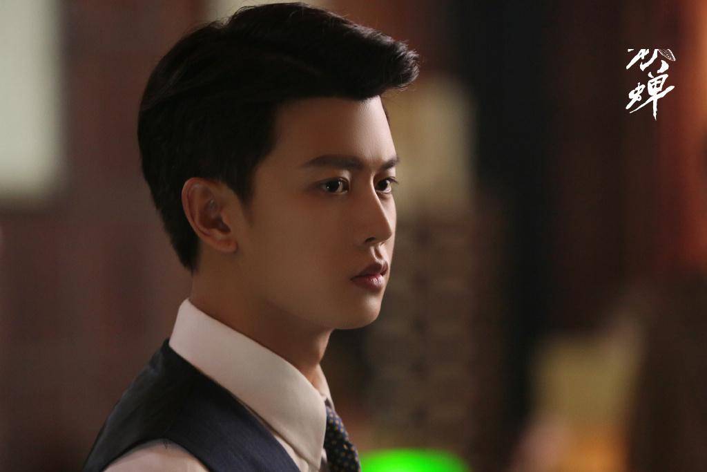 每天都准时放送的嘉伦剧照 冲哥不哭,我们能赢!