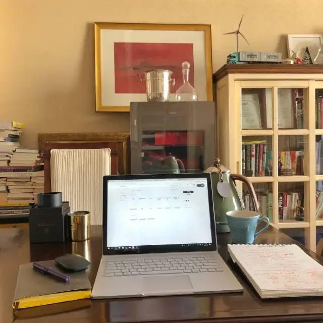 做一个在灯下写字的人_写作