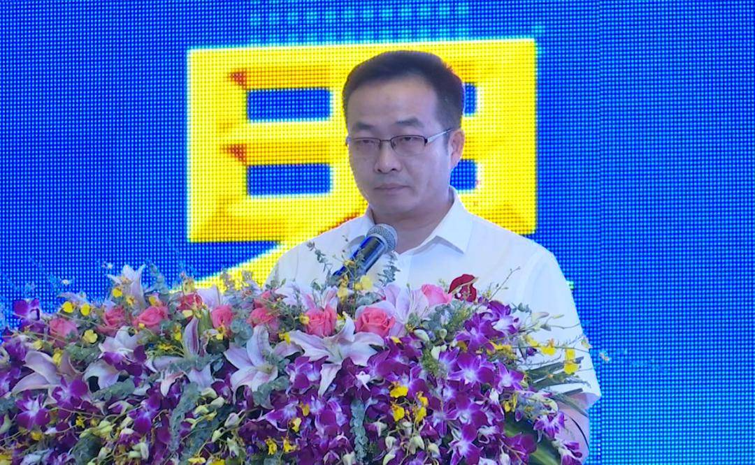 活动由永康市政府副市长徐锴主持签约仪式69活动现场热闹非凡.