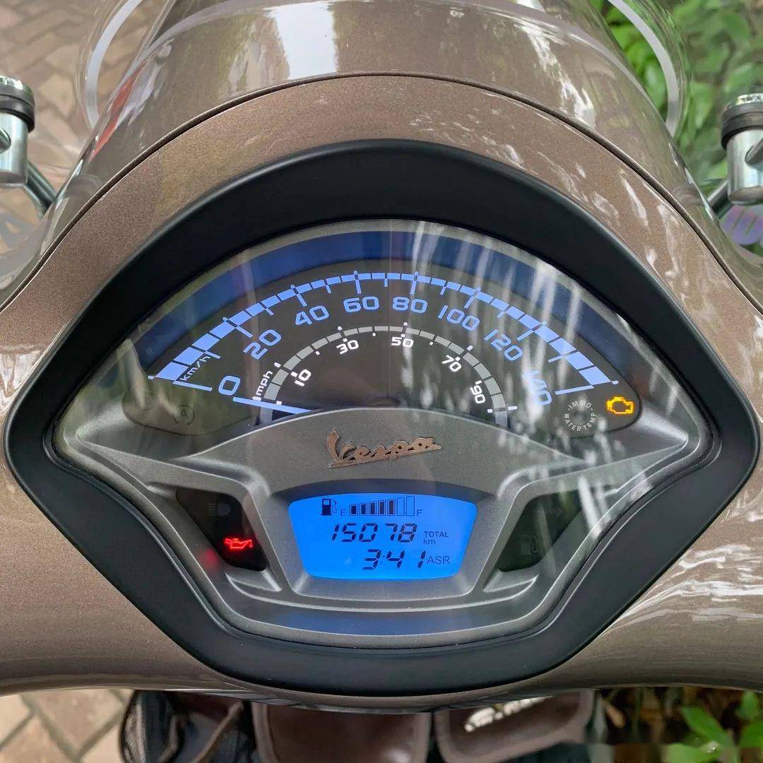 转让江苏南京大贸意产vespagts300旅行版