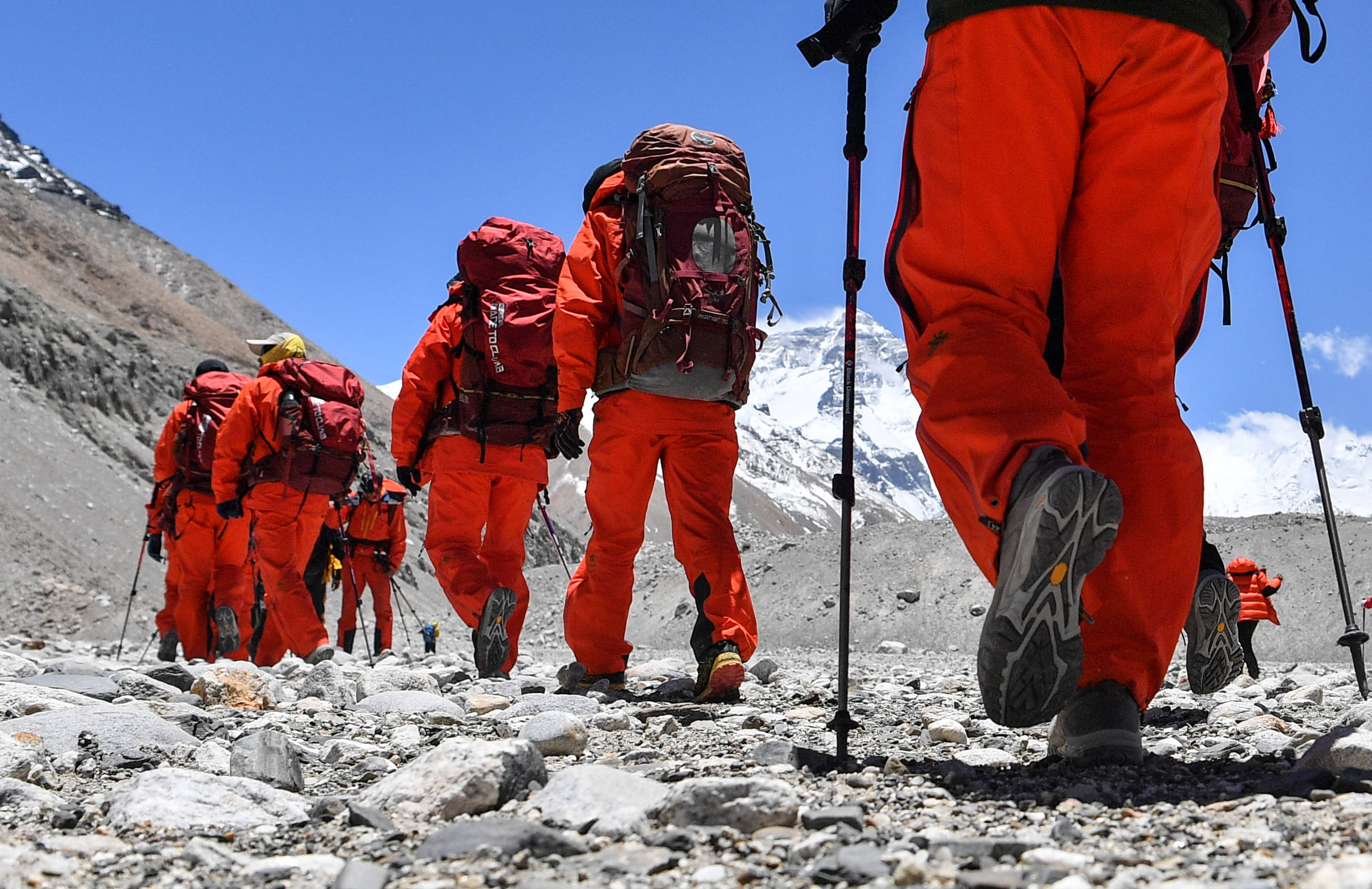 有望22日登頂 測量登山隊再次向珠峰發起挑戰