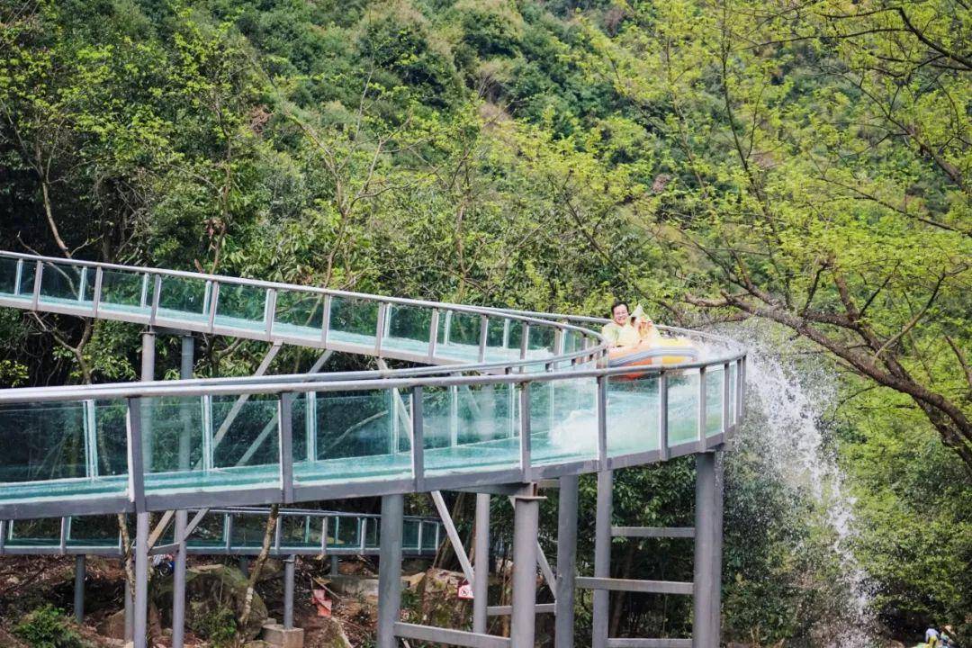 5月30日 桐廬山灣灣激流探險漂流 玻璃滑道漂流