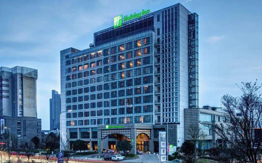 一起撒欢吧～部分图片来源:兴化旅游,扬子江大酒店,泰州cmc假日酒店.