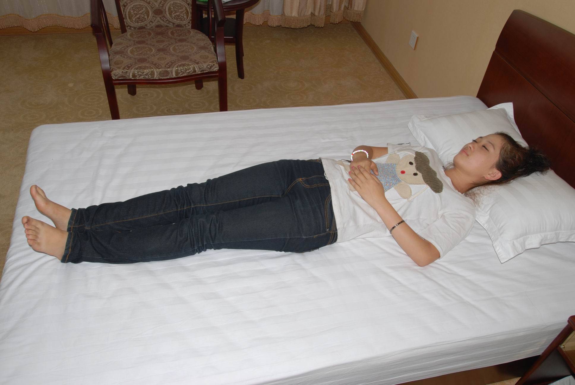 熟睡中的小姐姐